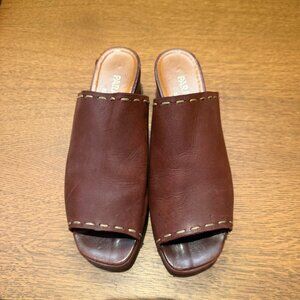 Parallele Paris brown leather platform slides